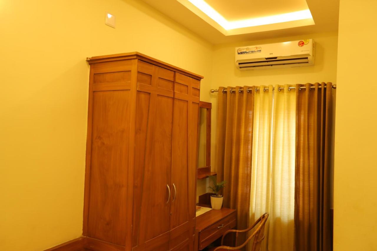 Sapphire Inn Nedumbassery Exterior foto