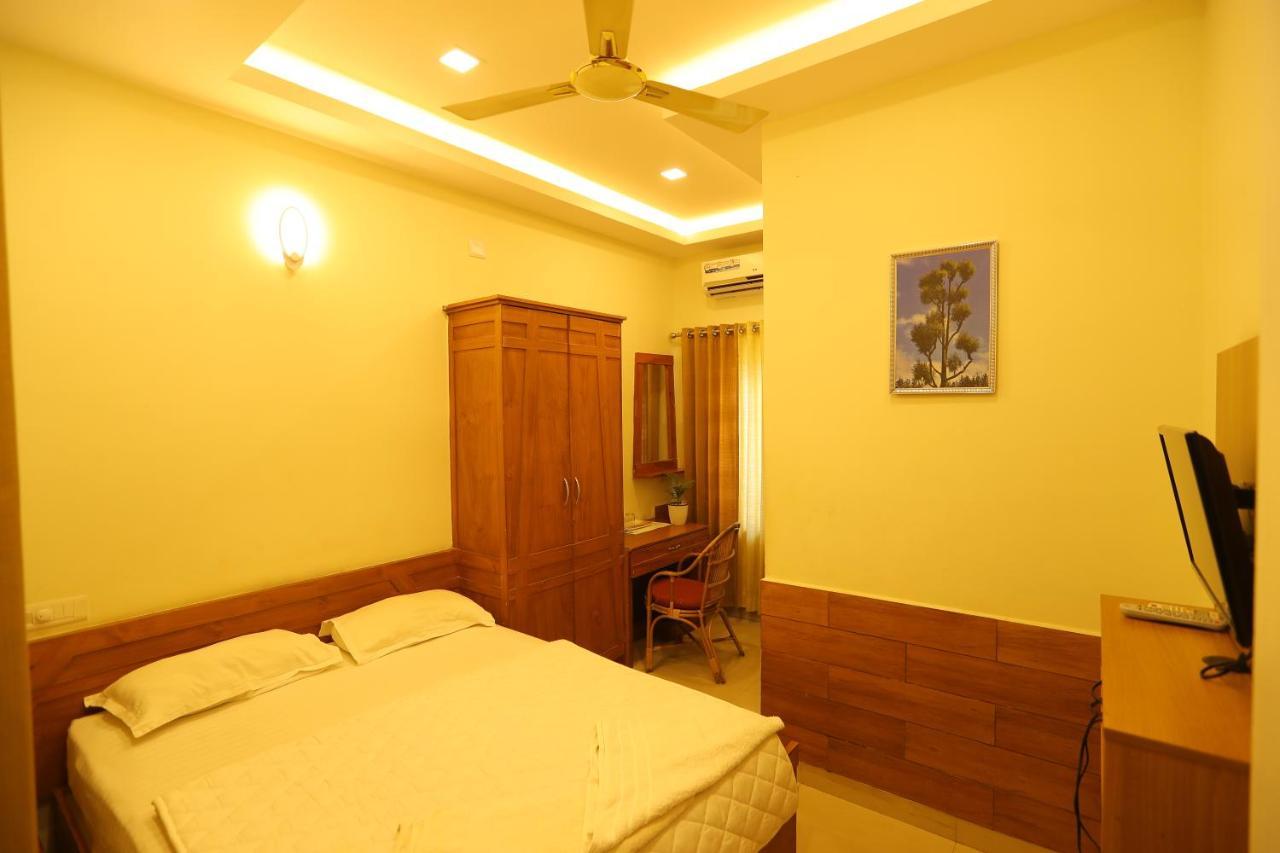 Sapphire Inn Nedumbassery Exterior foto