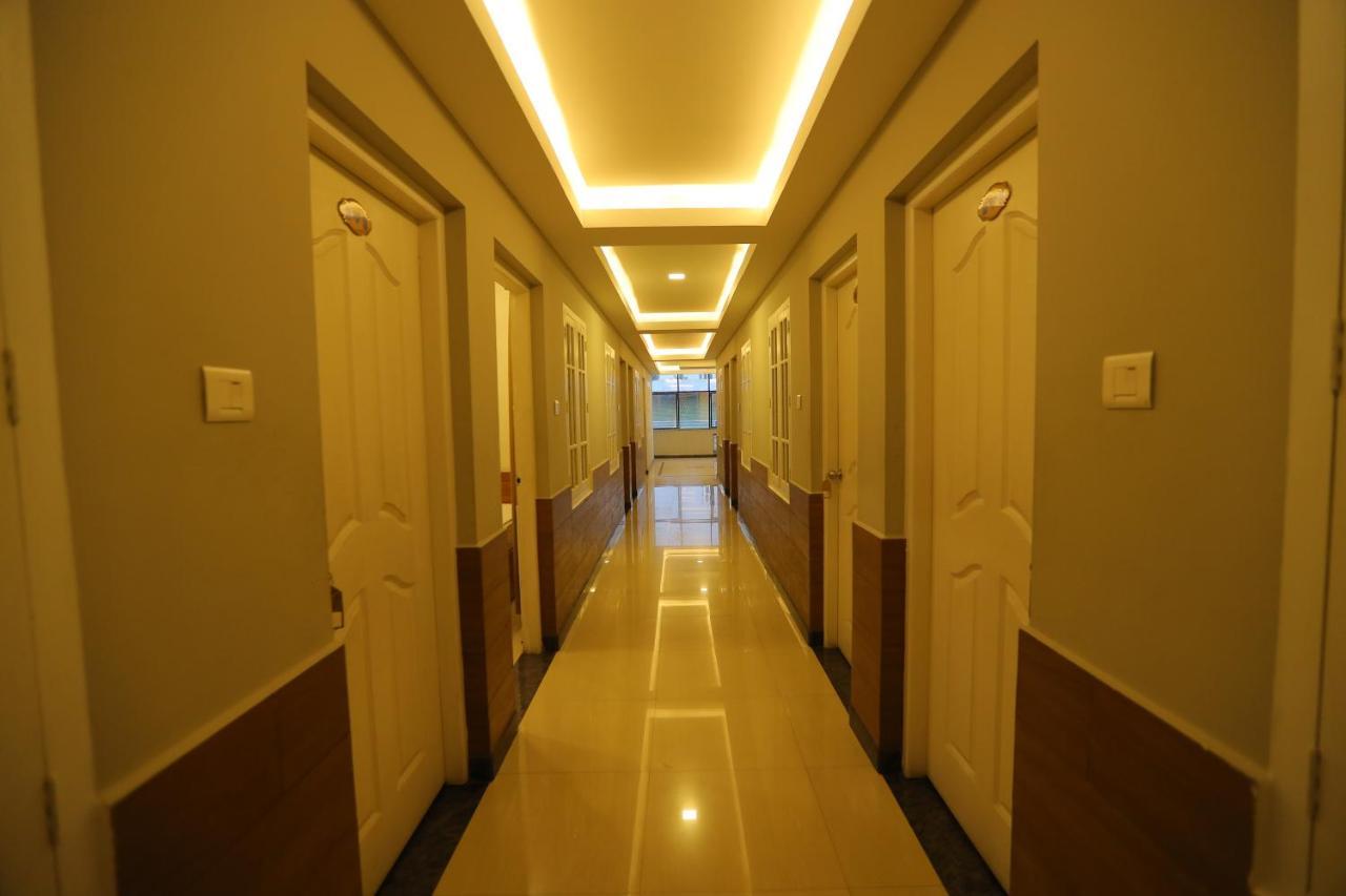 Sapphire Inn Nedumbassery Exterior foto