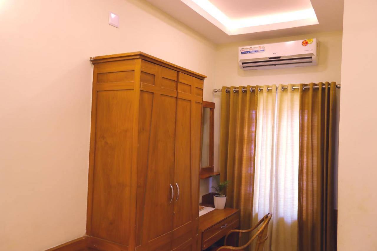 Sapphire Inn Nedumbassery Exterior foto
